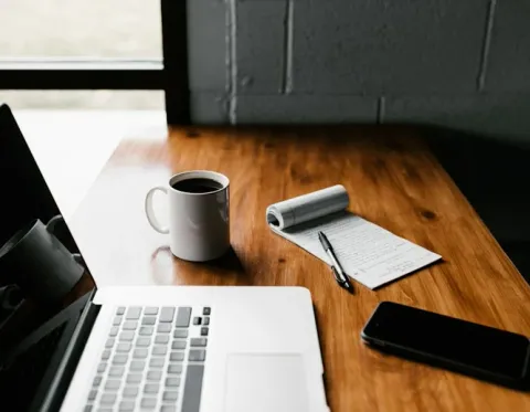 Grouping Media and Code Snippets Semantically with Figure and Figcaption